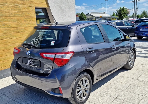 Toyota Yaris cena 56900 przebieg: 115000, rok produkcji 2017 z Lwówek małe 172